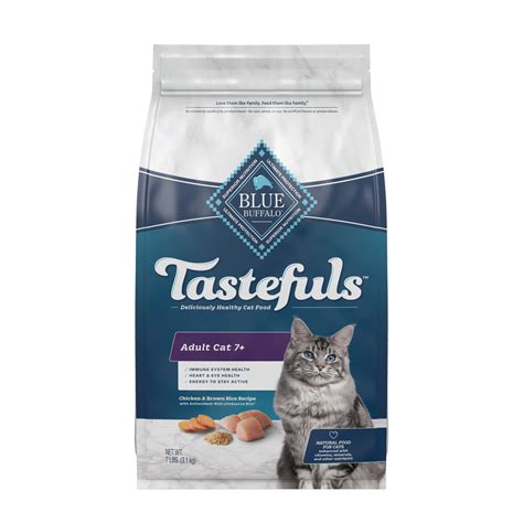 Healthy Living for Adult Cats with Blue Buffalo Natural Food